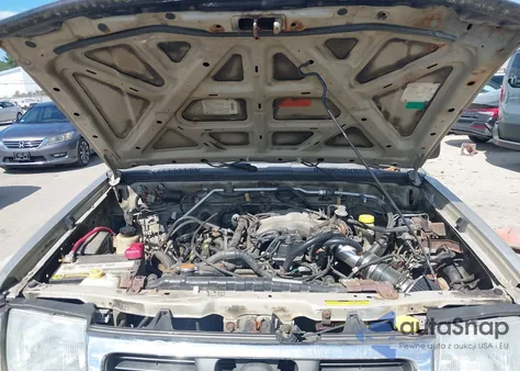 2000 Nissan Frontier Se-V6/Xe-V6 from USA, damaged, VIN 1N6ED26Y6YC436295